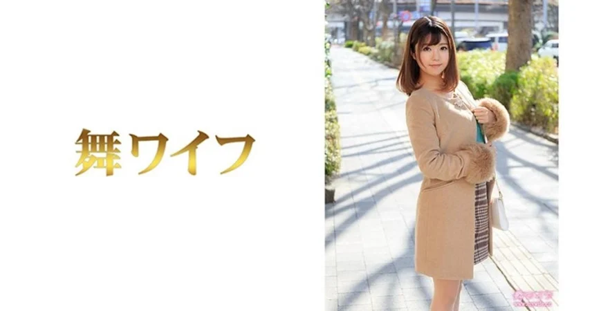小马寻花，2800网约极品外围，甜美温柔身材好，尤物温柔如水又听话，配合啪啪娇喘不断
